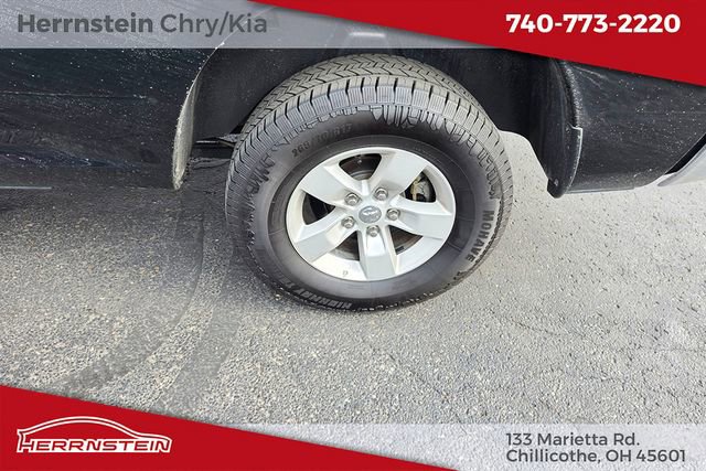 Used 2024 RAM 1500 Classic SLT AWD/4WD image 17