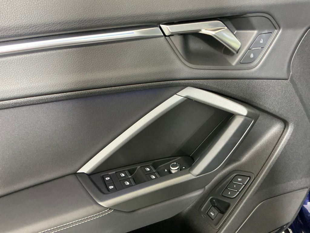 Used 2024 Audi Q3 2.0T Premium Plus image 18