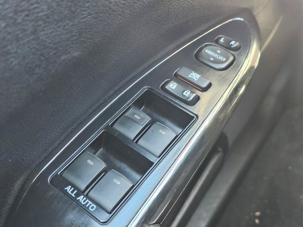 Used 2017 Toyota Avalon XLE w/ Carpet Mat Package FWD image 30