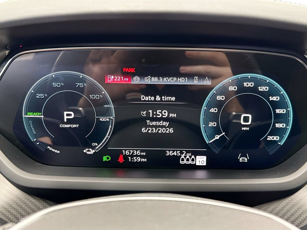 Used 2024 Audi e-tron GT Prestige AWD/4WD image 31