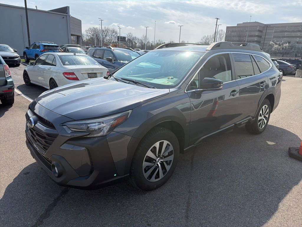 Used 2025 Subaru Outback Premium w/ Popular Package #1A image 4