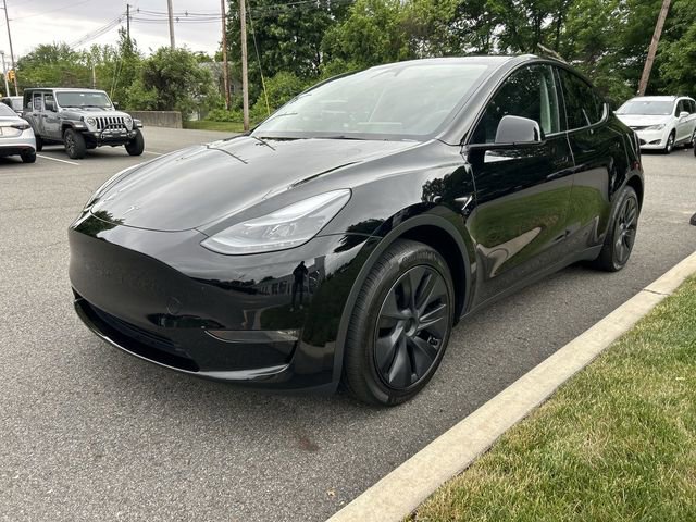 Used 2024 Tesla Model Y Long Range AWD/4WD image 4