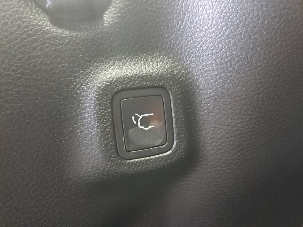 Certified 2023 Jeep Compass Limited w/ Elite Group AWD/4WD image 14