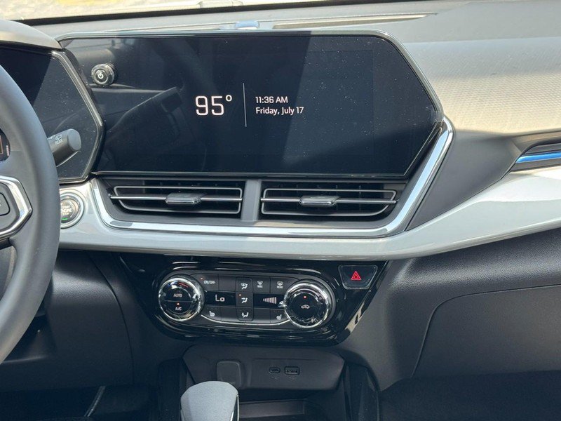 New 2026 Chevrolet Trax LT w/ Sunroof Package FWD image 8