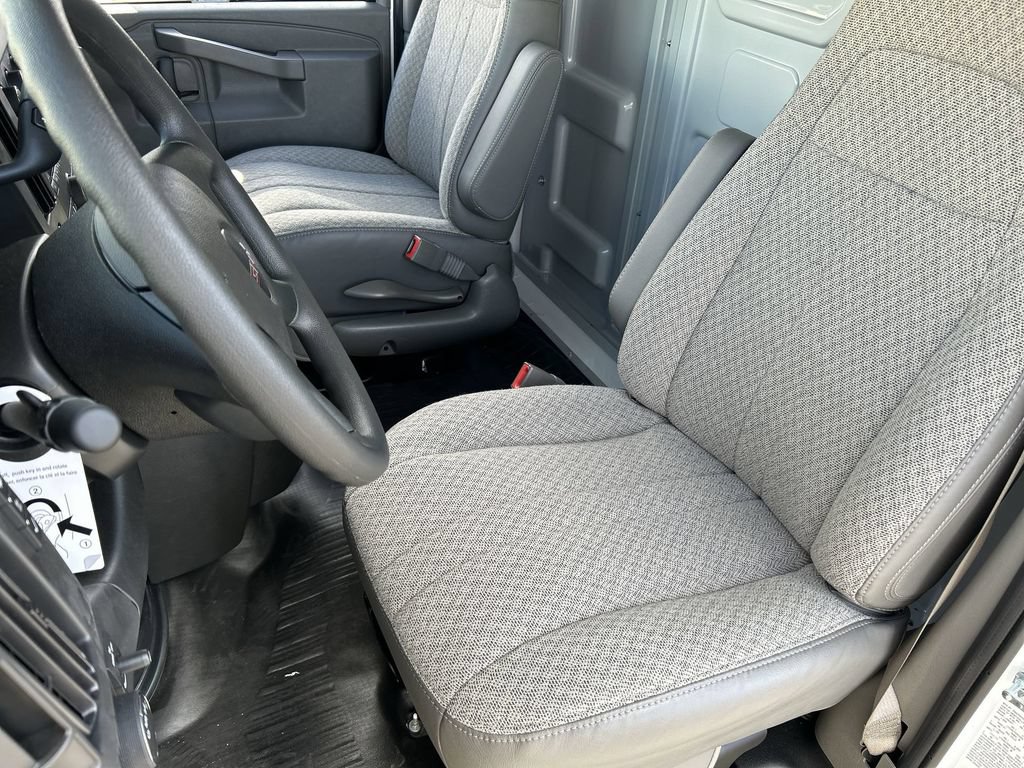 New 2025 GMC Savana 3500 w/ Power Convenience Package RWD image 18