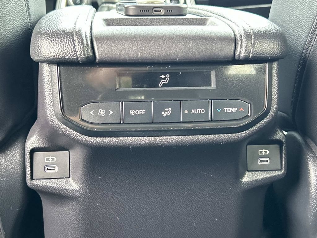 Used 2024 Toyota Grand Highlander XLE FWD image 21