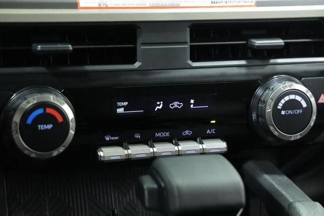 Used 2025 Toyota Tacoma SR5 AWD/4WD image 20