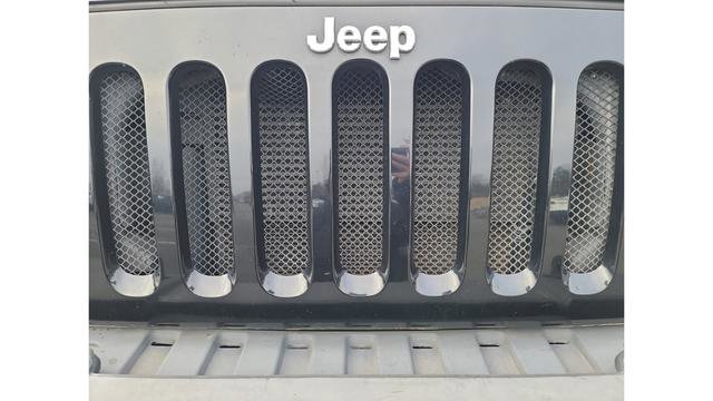 Used 2013 Jeep Wrangler Rubicon w/ PWR Convenience Group image 9