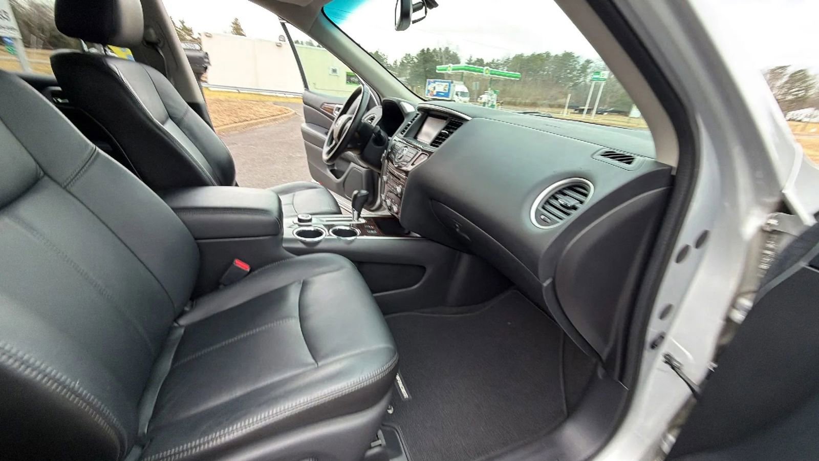 Used 2013 Nissan Pathfinder SL image 47