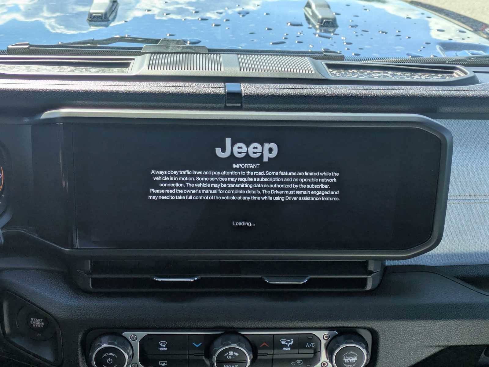 Used 2025 Jeep Gladiator Sport AWD/4WD image 28