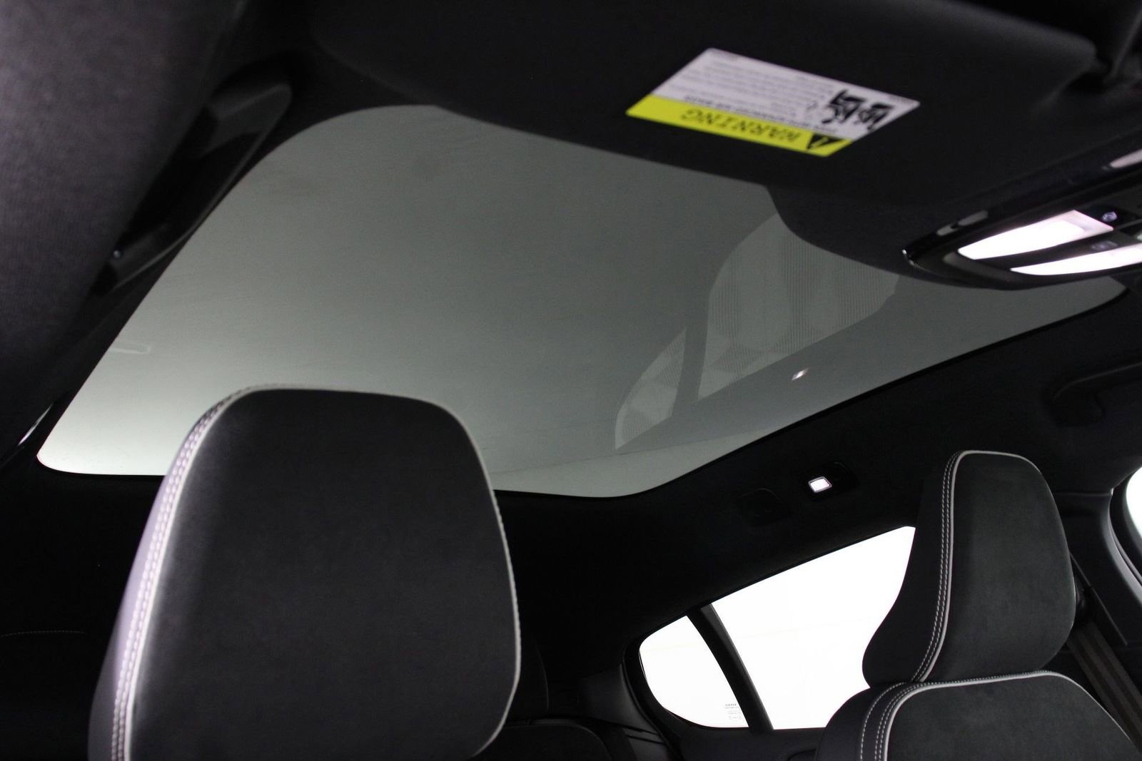 Used 2023 Volvo C40 P8 Recharge Ultimate image 23