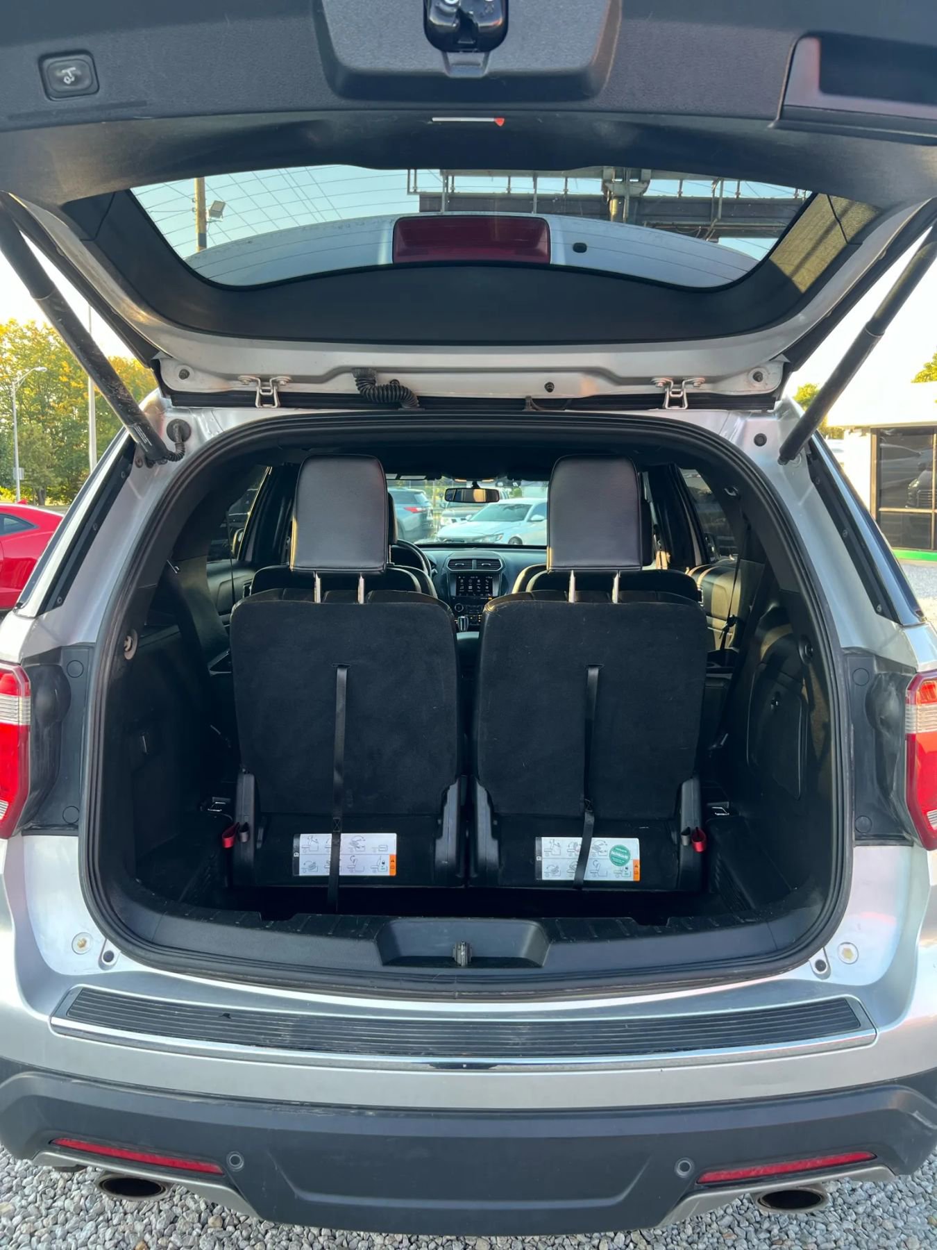 Used 2018 Ford Explorer XLT w/ Equipment Group 202A image 14