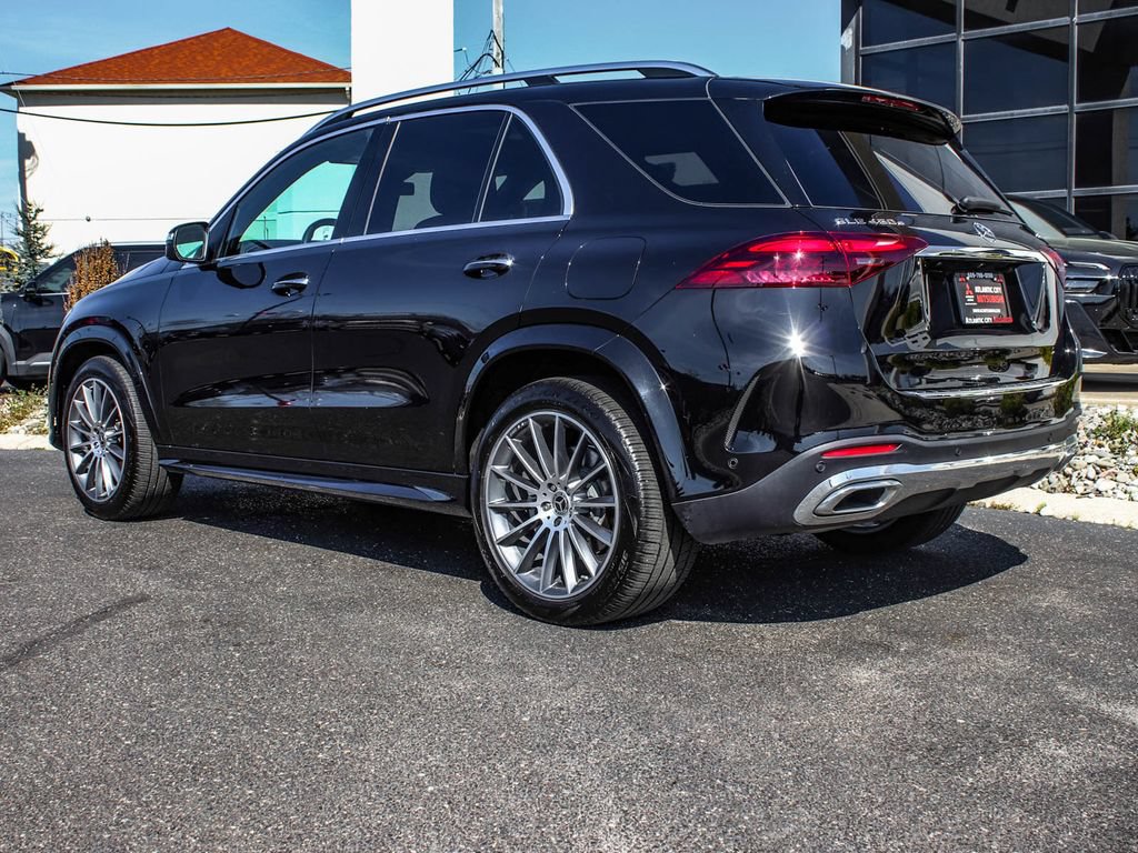 Used 2025 Mercedes-Benz GLE 450e 4MATIC w/ AMG Line Interior image 4