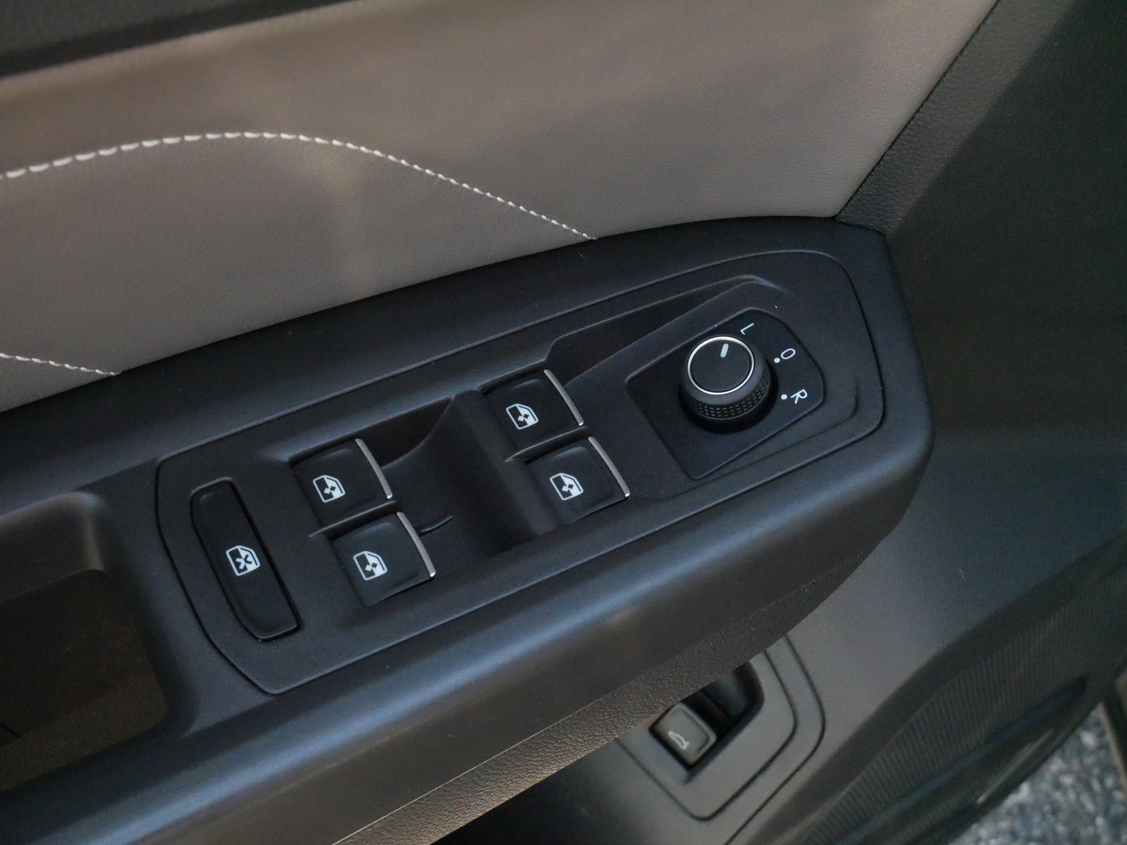 Certified 2023 Volkswagen Atlas SEL AWD/4WD image 19