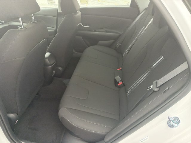 New 2026 Hyundai Elantra Hybrid FWD image 22