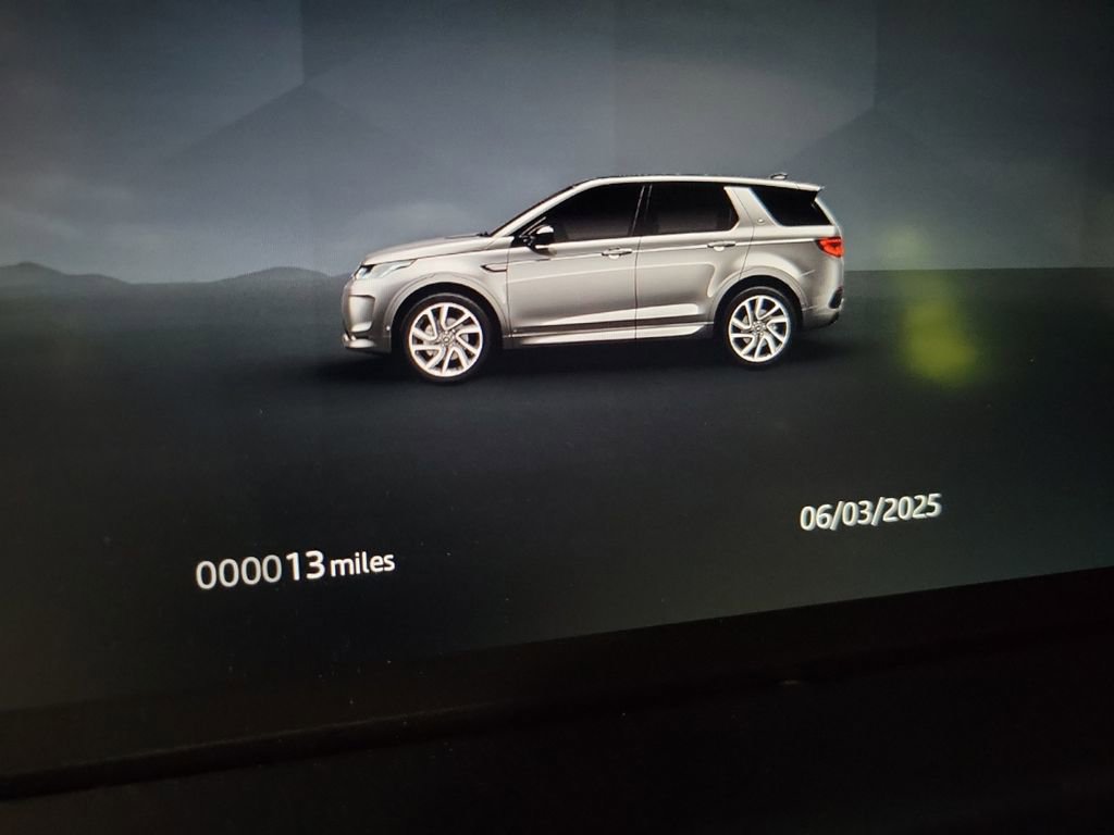 New 2025 Land Rover Discovery Sport Dynamic SE image 18