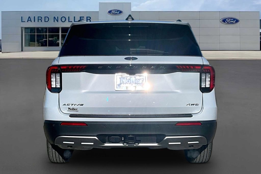 New 2026 Ford Explorer Active w/ Active Comfort Package image 4