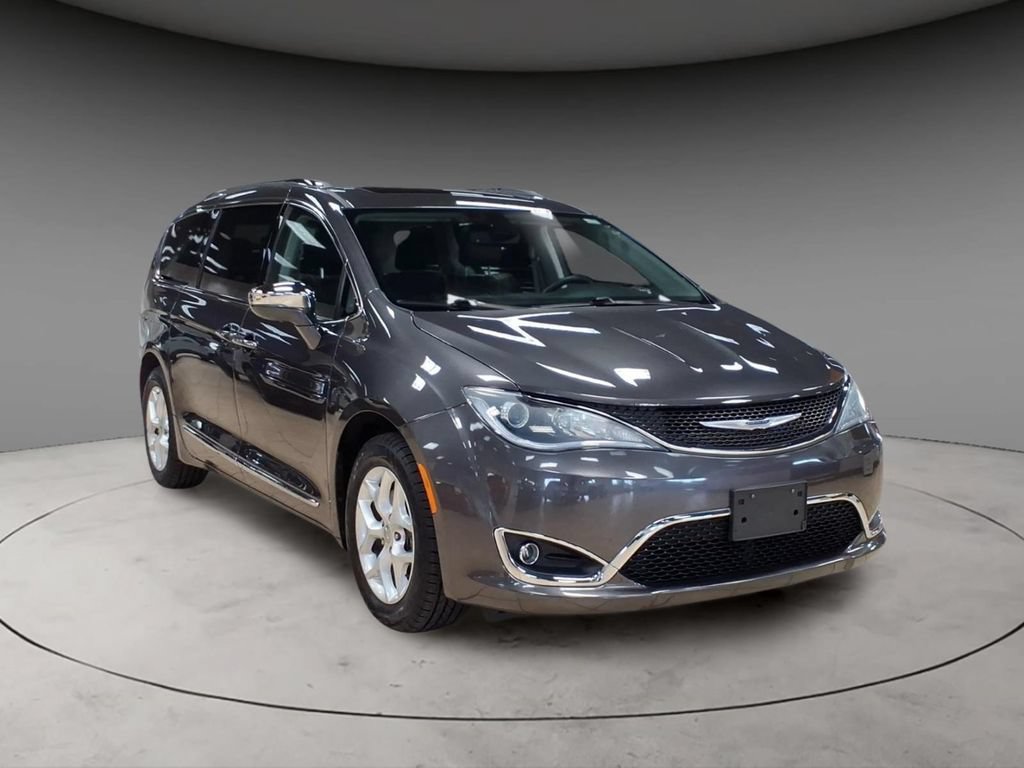 Used 2020 Chrysler Pacifica Limited FWD image 14