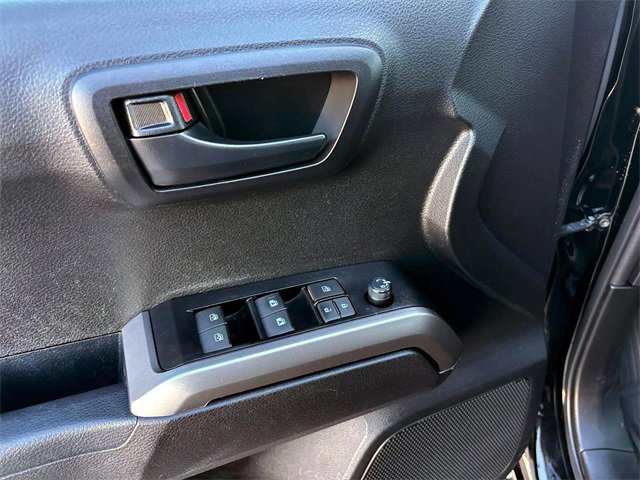 Used 2023 Toyota Tacoma 4x4 Double Cab image 17