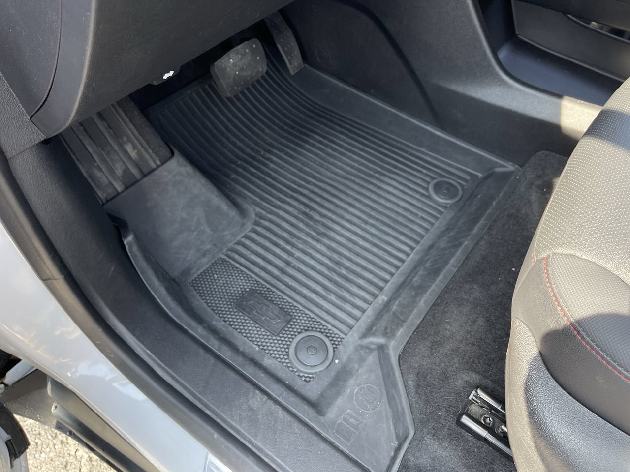 Used 2025 Chevrolet Traverse Z71 w/ LPO, Floor Liner Package AWD/4WD image 35