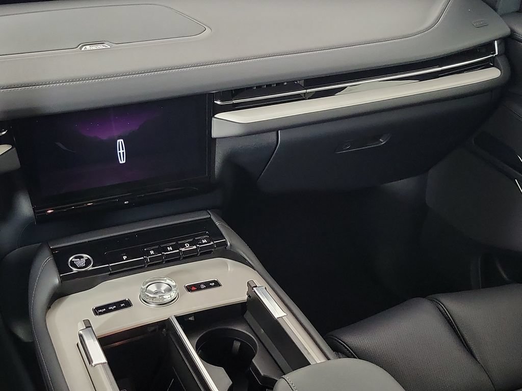 New 2027 Lincoln Navigator Premiere RWD image 13