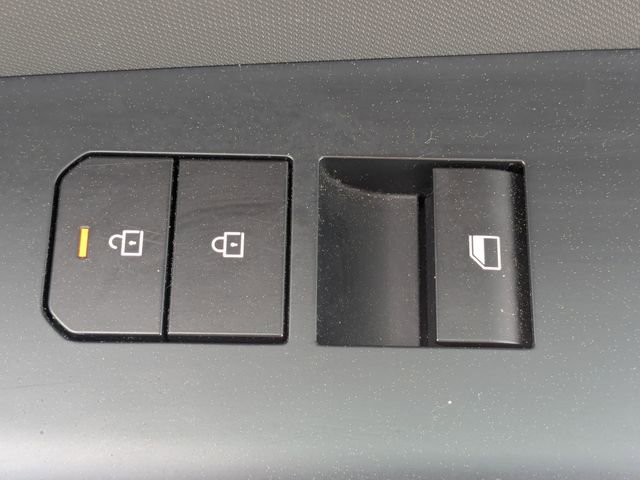 Used 2025 Kia K4 LXS image 33