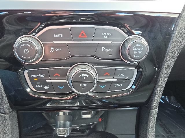 Used 2023 Chrysler 300 Touring L w/ Popular Equipment Group AWD/4WD image 19