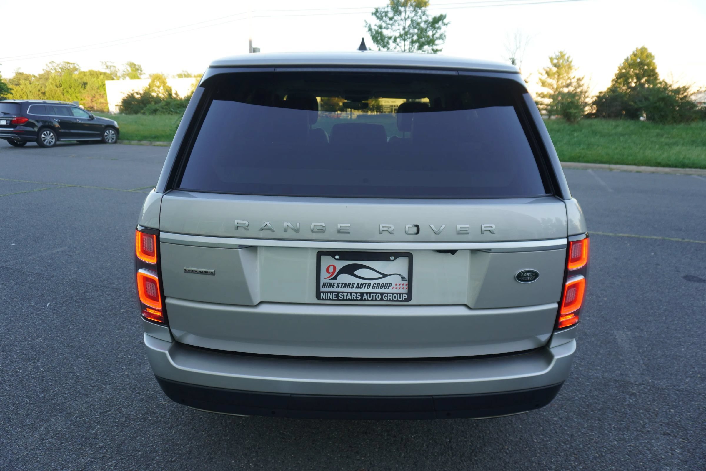 Used 2019 Land Rover Range Rover Supercharged AWD/4WD image 6