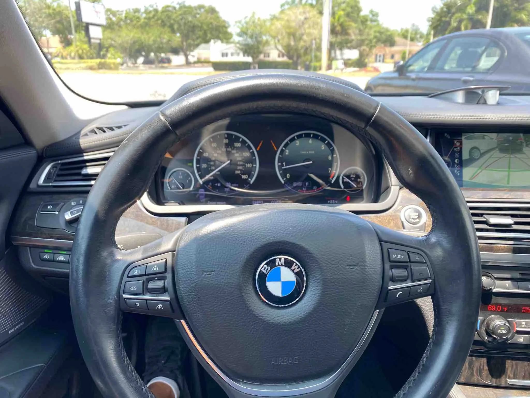 Used 2013 BMW 750Li image 30