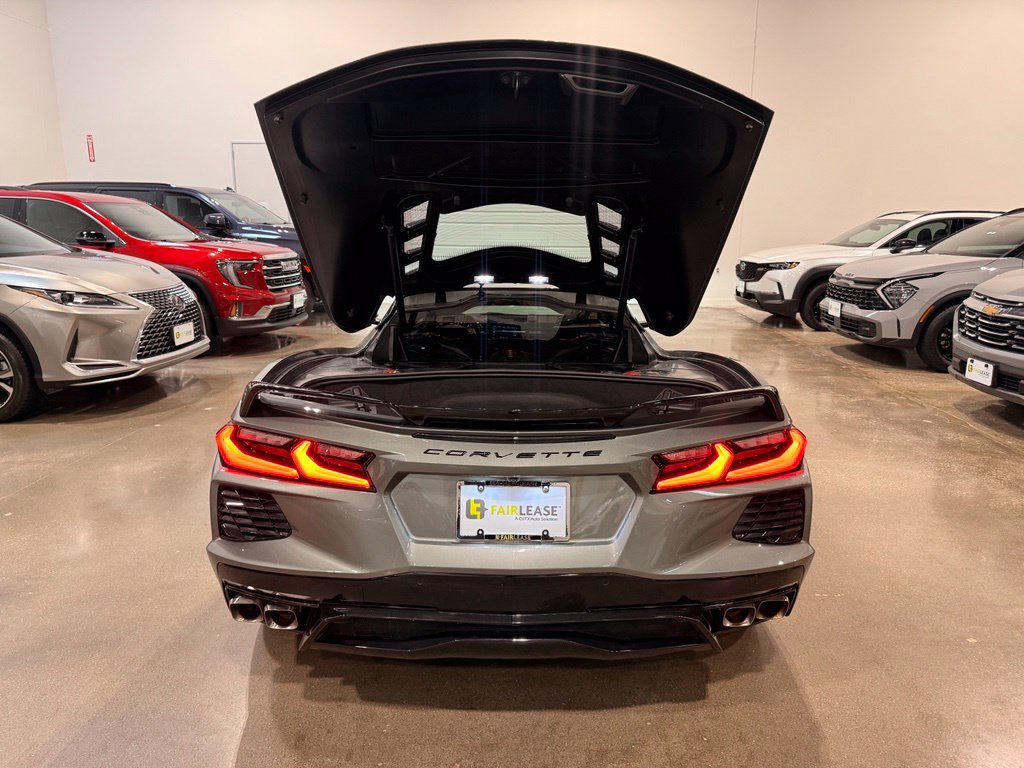 Used 2022 Chevrolet Corvette Stingray Coupe w/ Z51 Performance Package RWD image 9