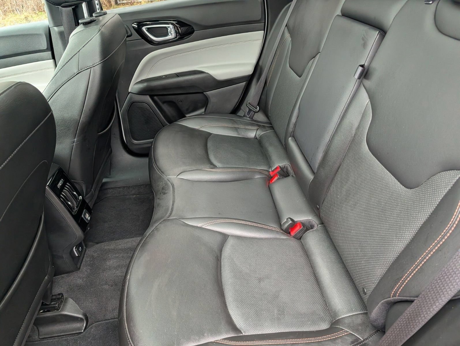 Used 2023 Jeep Compass Limited w/ Sun and Sound Group AWD/4WD image 20