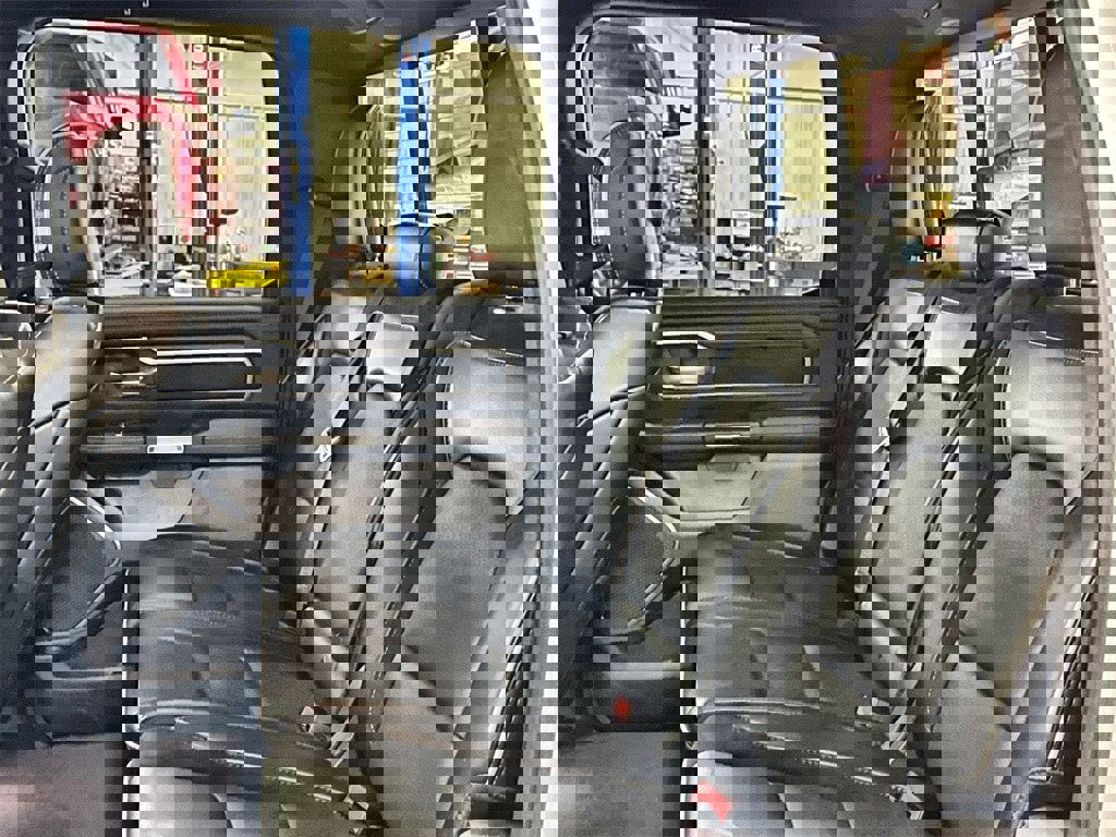 Used 2025 RAM 1500 Laramie image 25