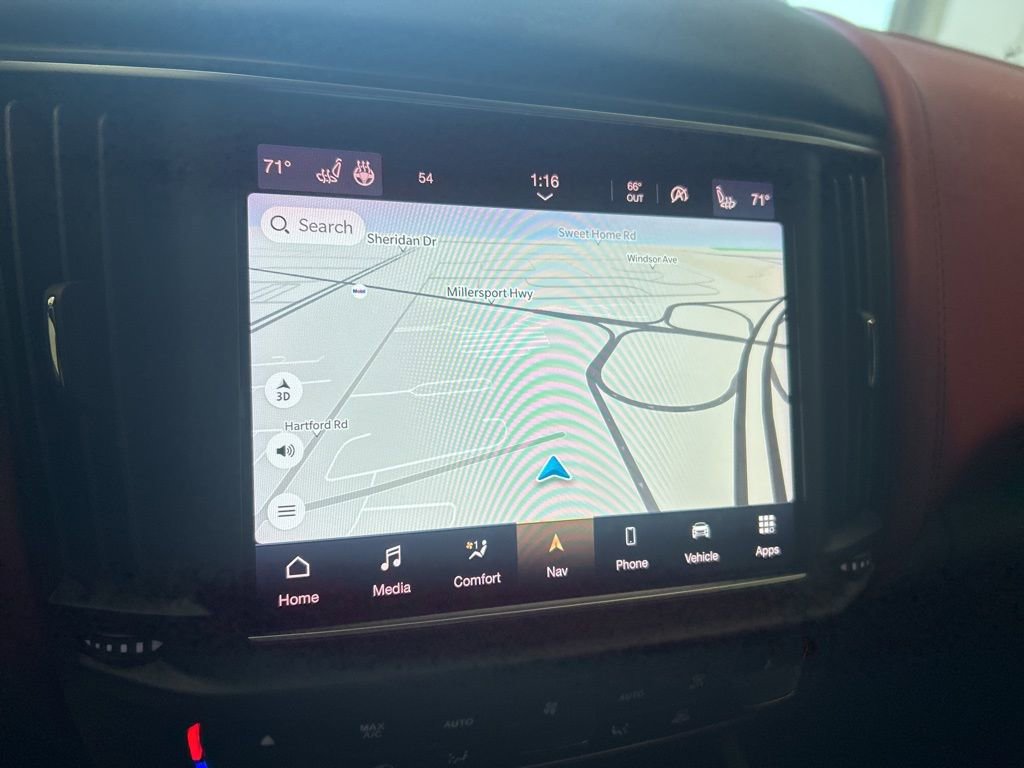 Used 2022 Maserati Levante Trofeo image 9