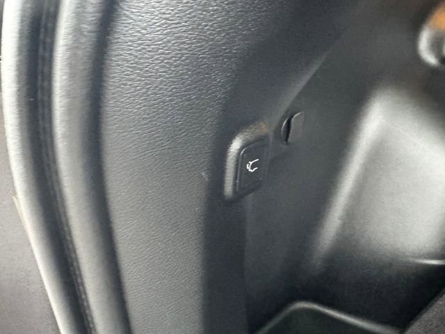 Used 2023 Jeep Cherokee Altitude Lux image 19