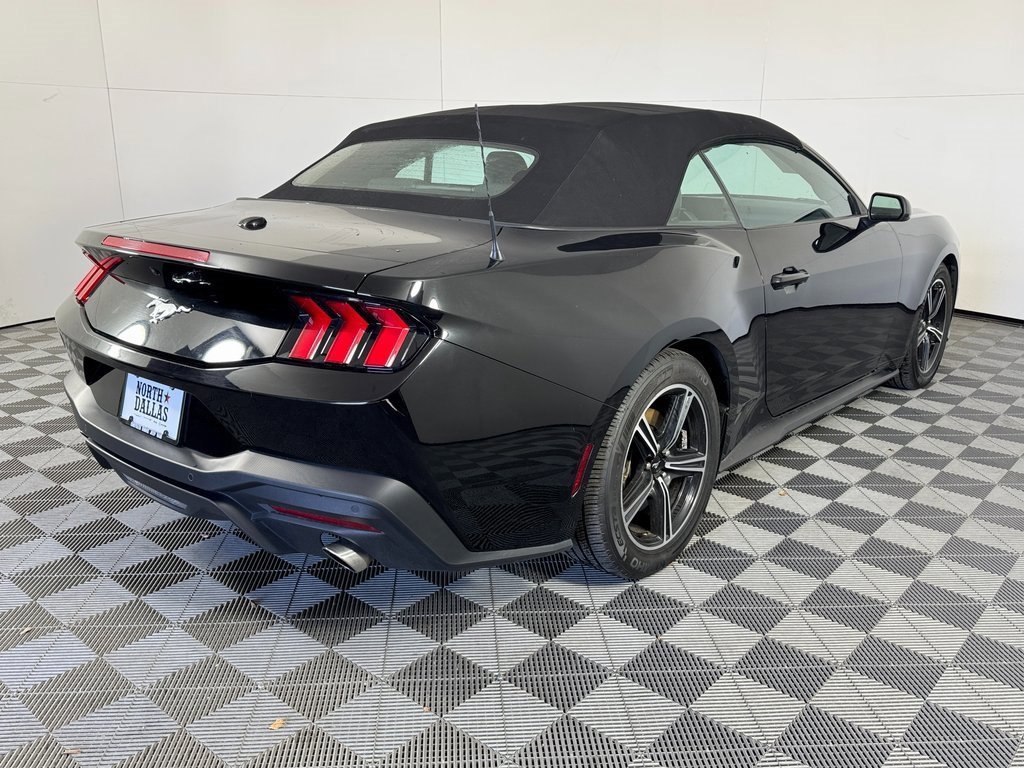 Used 2024 Ford Mustang Convertible image 8