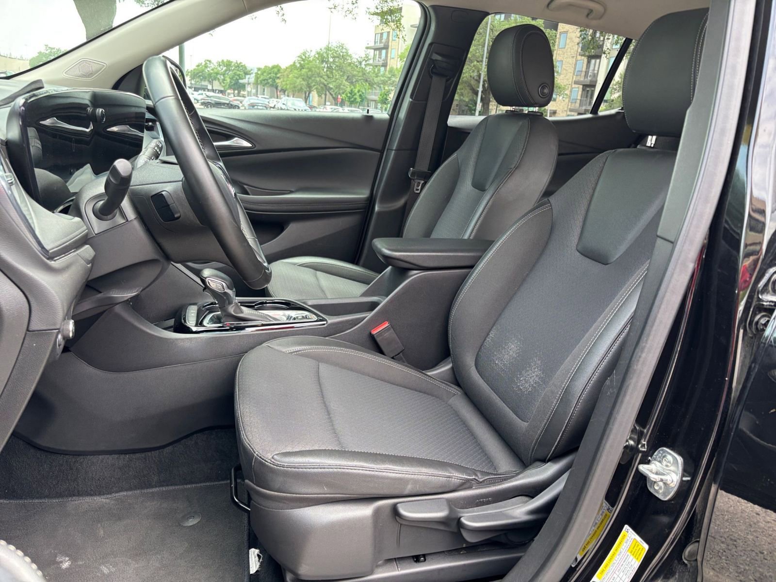 Used 2025 Buick Encore GX Preferred FWD image 22