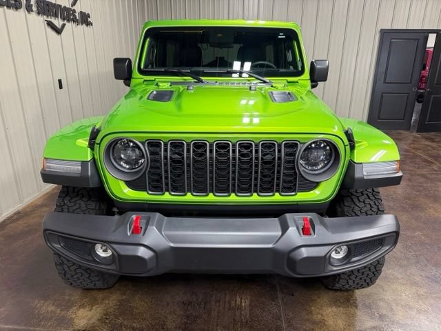 Used 2025 Jeep Wrangler Unlimited Rubicon w/ Convenience Group AWD/4WD image 2