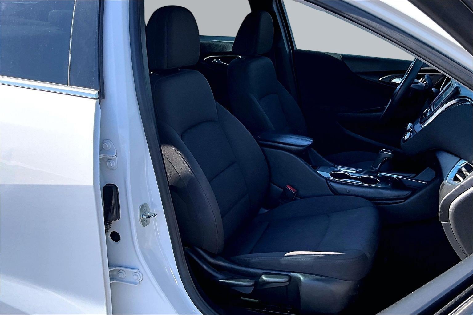 Used 2018 Chevrolet Malibu LT FWD image 7