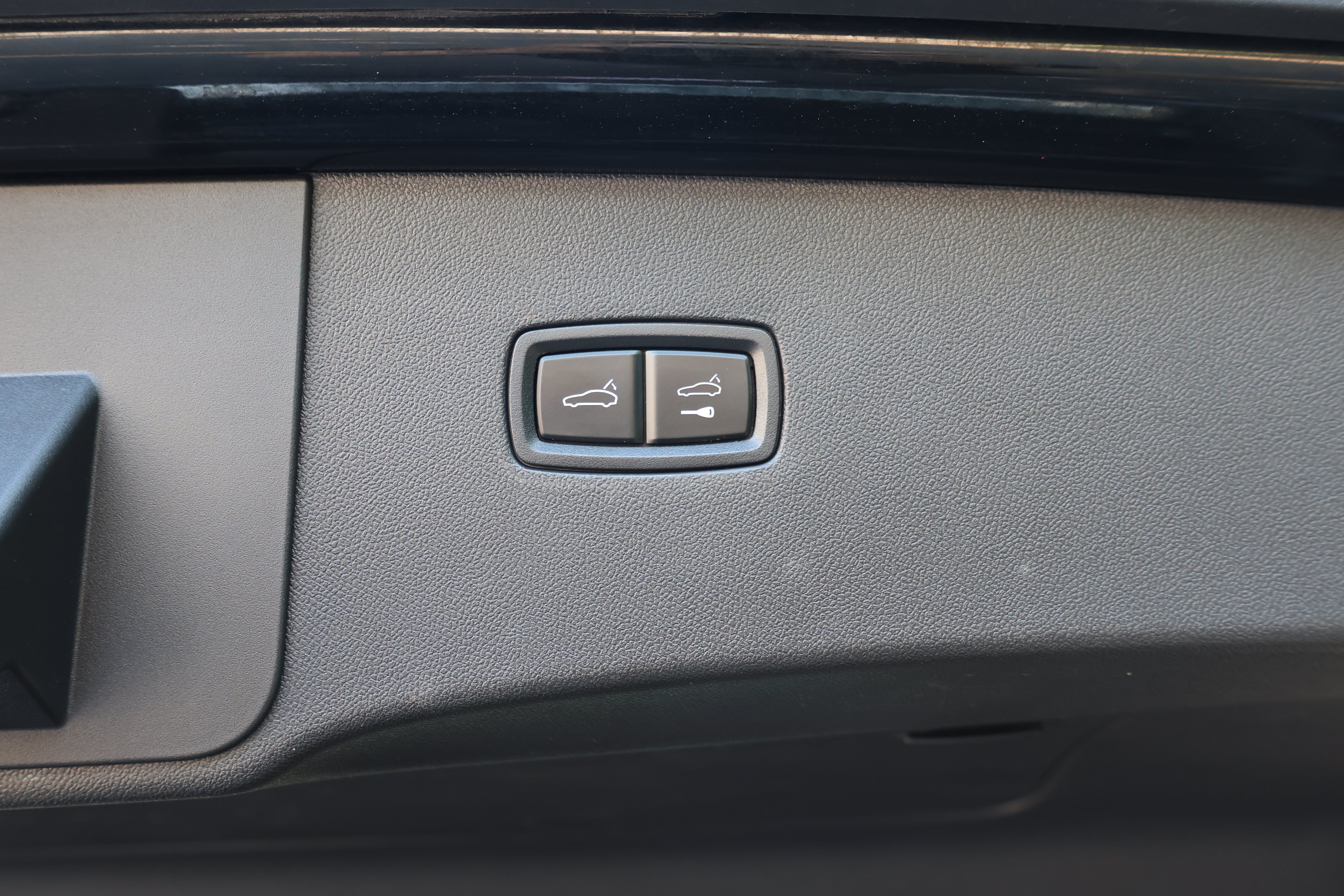 Used 2023 Porsche Cayenne Platinum Edition AWD/4WD image 6