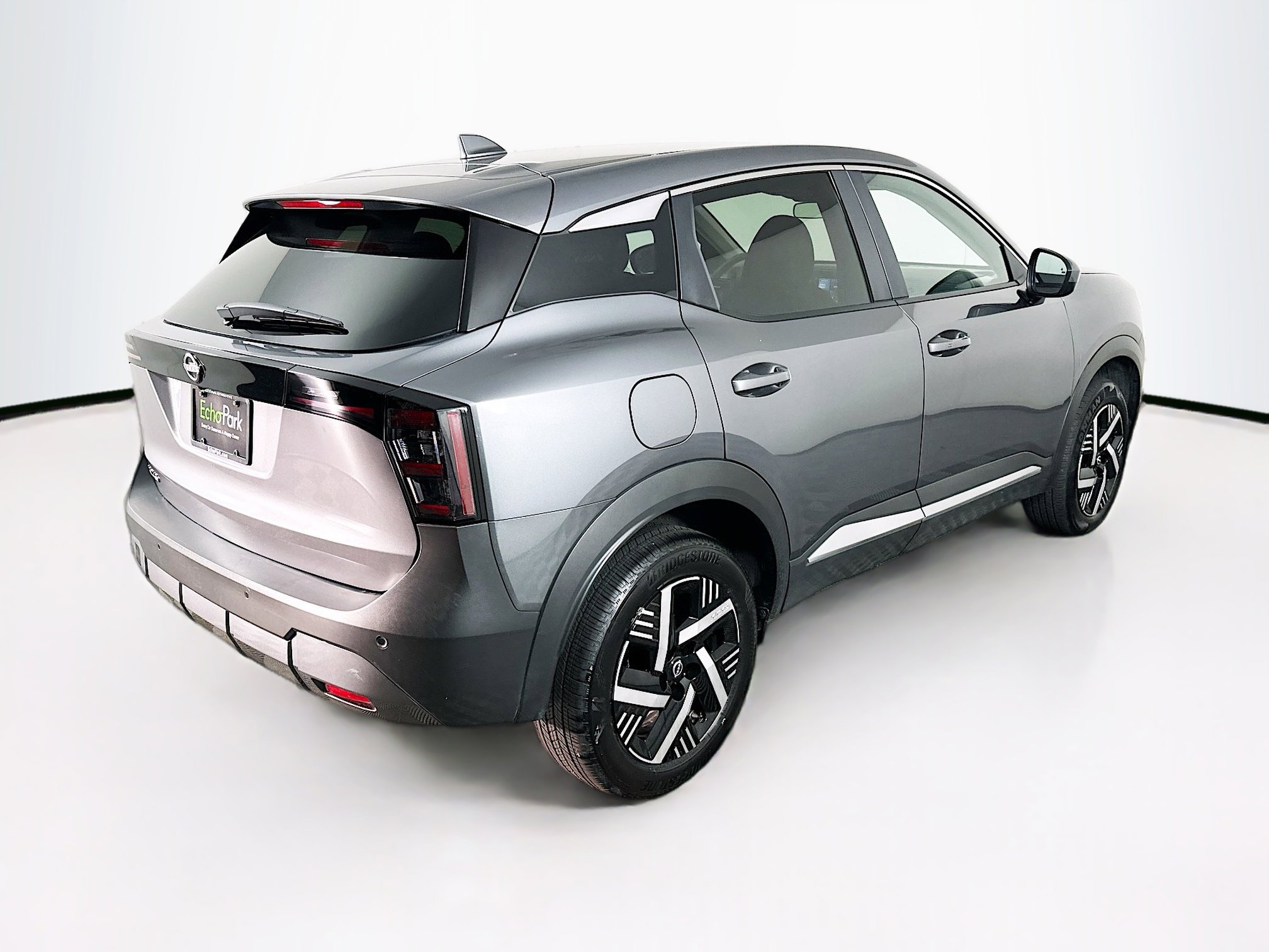 Used 2025 Nissan Kicks SV image 9