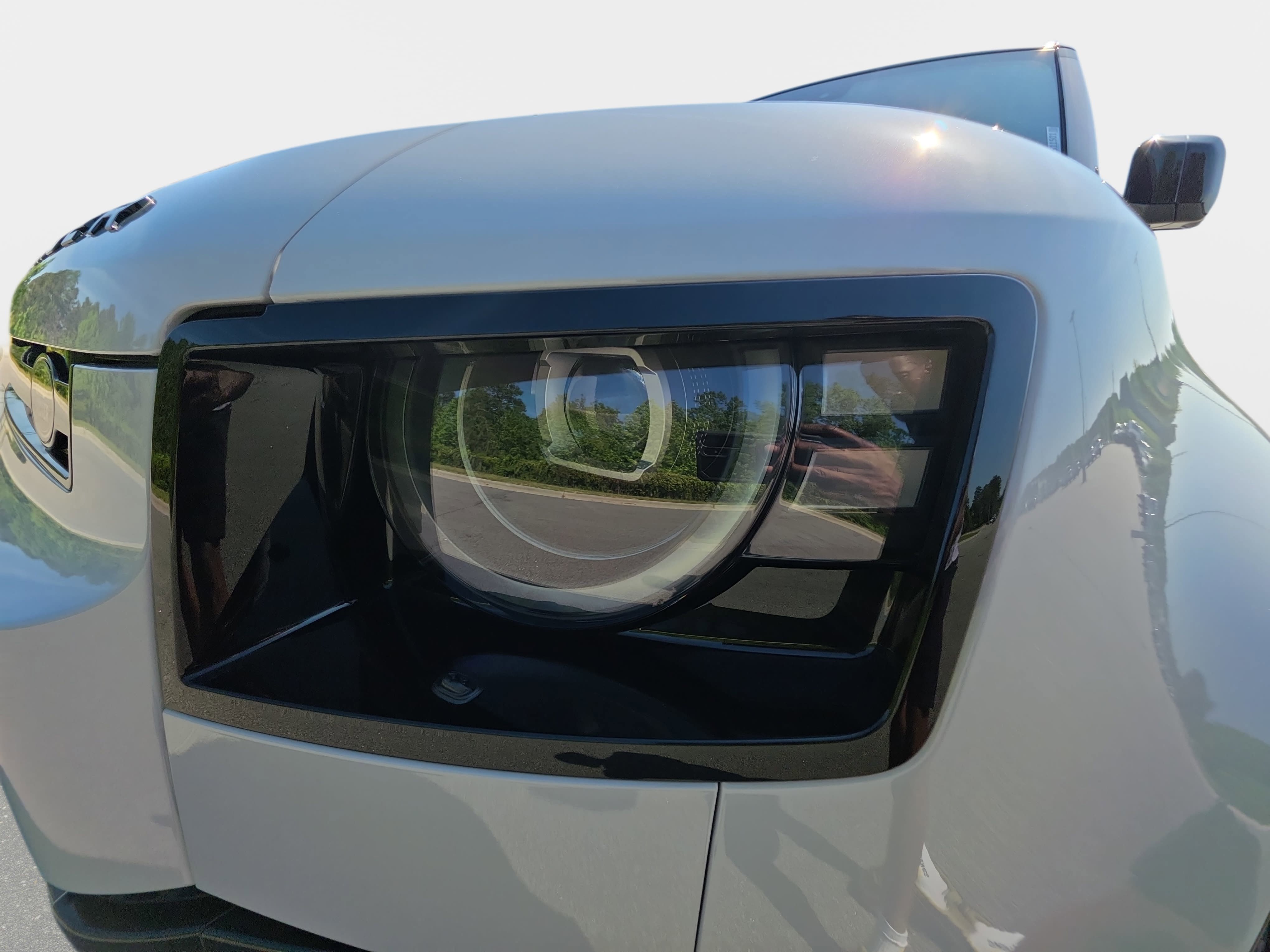New 2026 Land Rover Defender 110 X-Dynamic SE AWD/4WD image 31