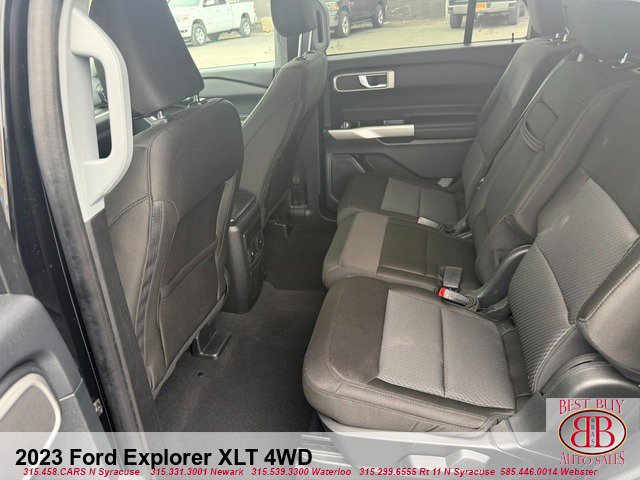 Used 2023 Ford Explorer XLT AWD/4WD image 11