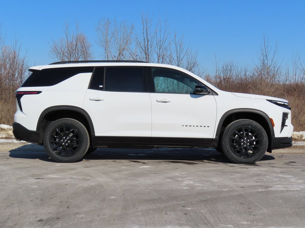 New 2026 Chevrolet Traverse LT image 2