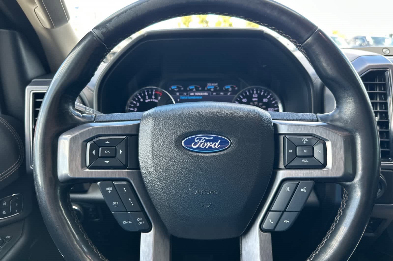 Certified 2020 Ford Expedition Platinum image 25