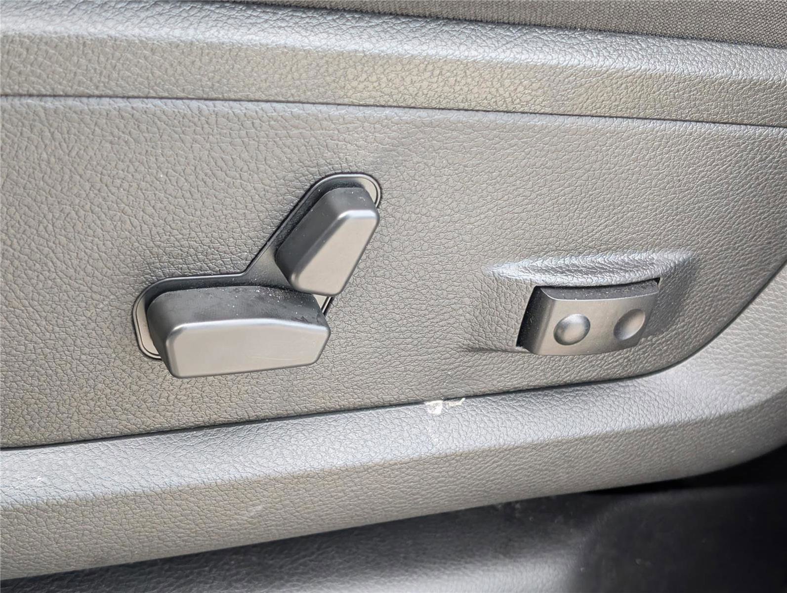 Used 2023 RAM 2500 Big Horn w/ Level 1 Equipment Group image 21