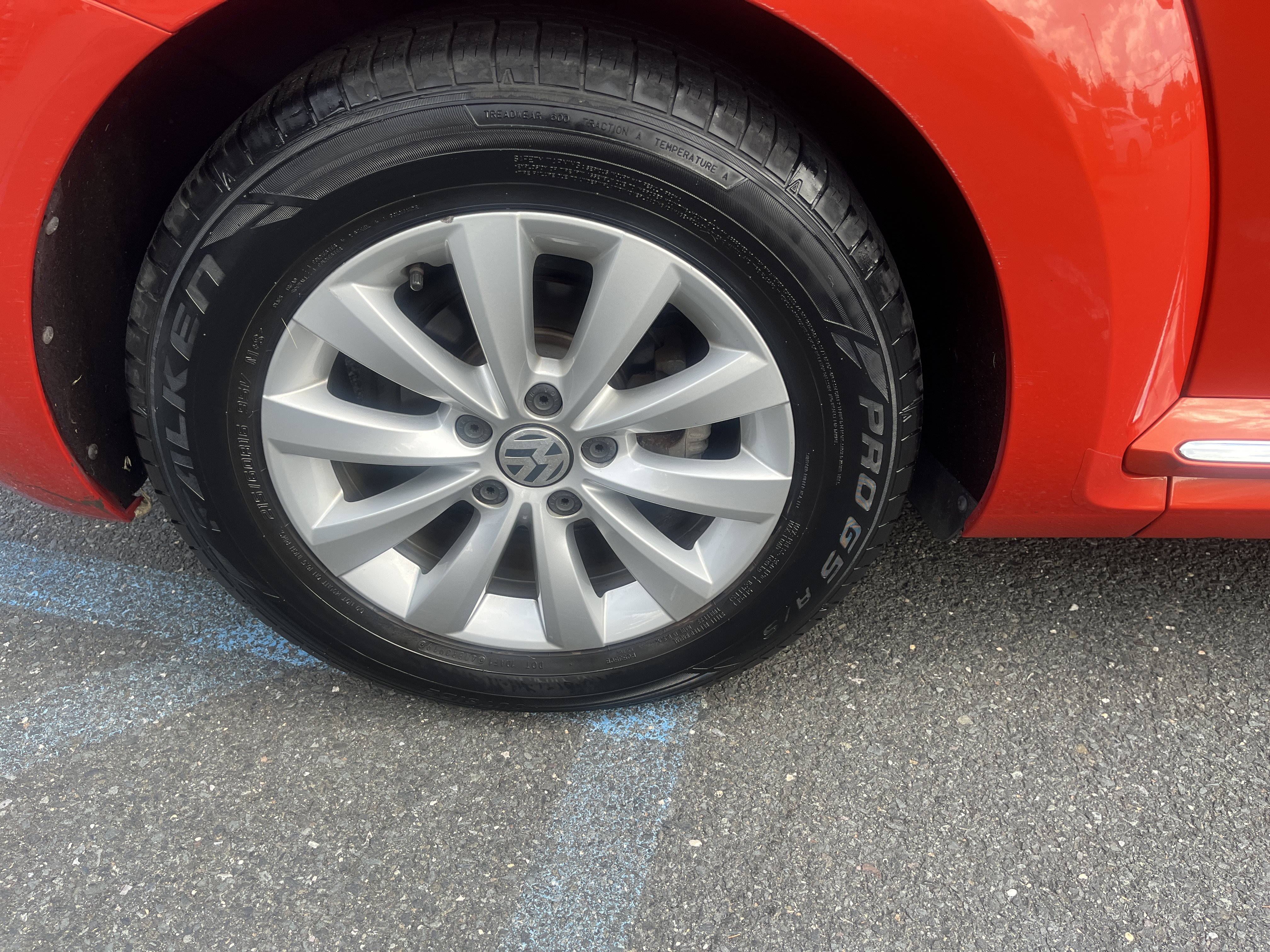 Used 2019 Volkswagen Beetle 2.0T S FWD image 11