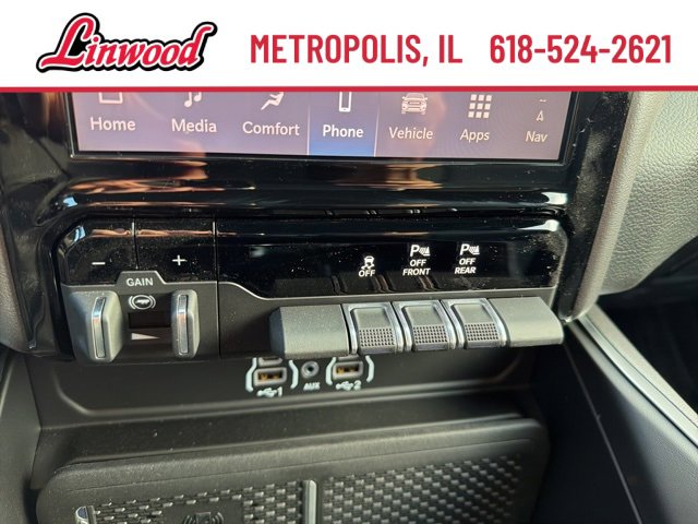 New 2026 RAM 1500 4x4 Crew Cab image 24