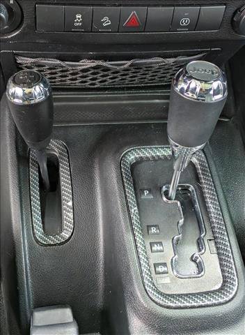 Used 2017 Jeep Wrangler Unlimited Sahara w/ Connectivity Group image 13