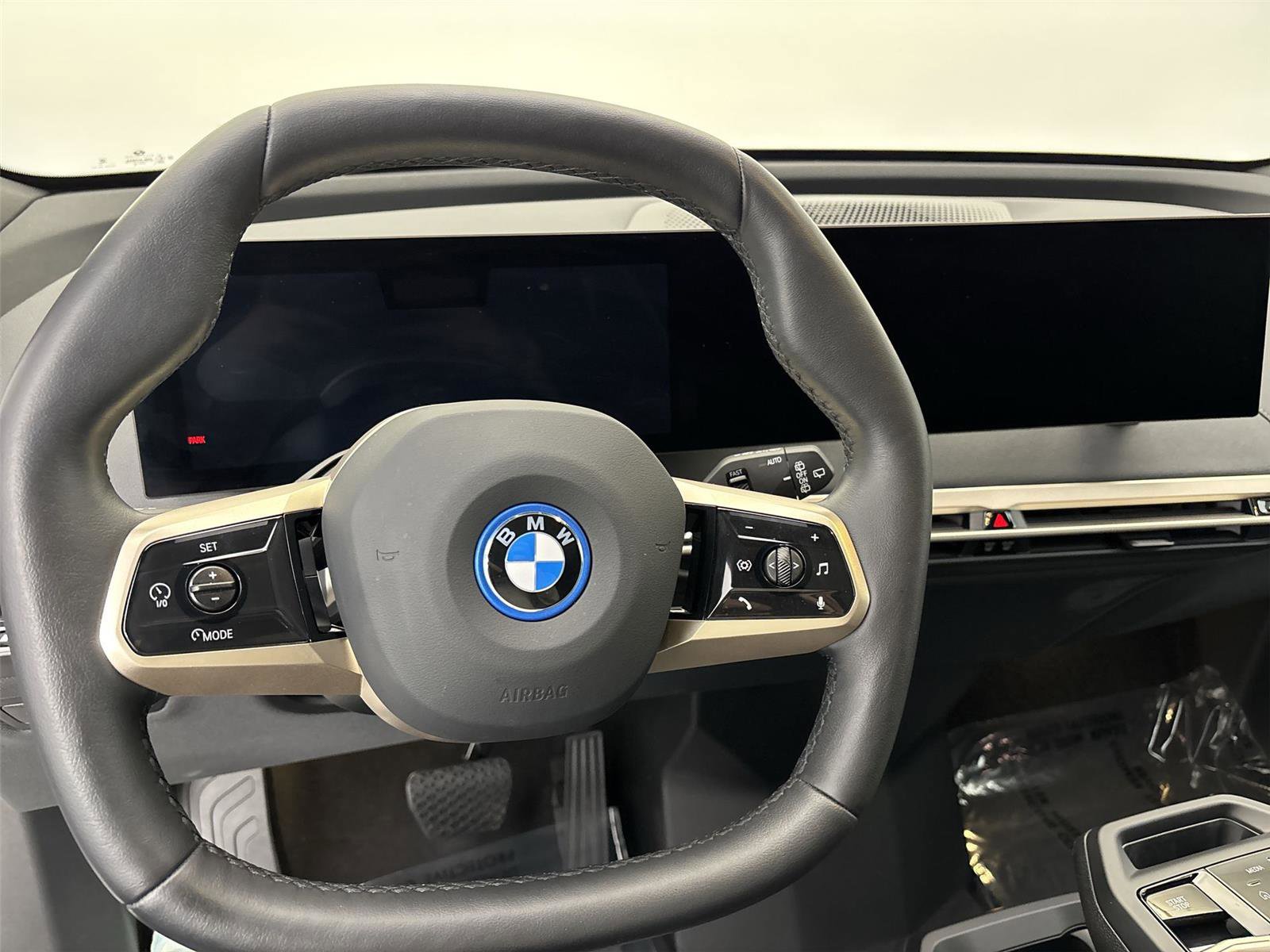 Used 2024 BMW iX xDrive50 AWD/4WD image 22