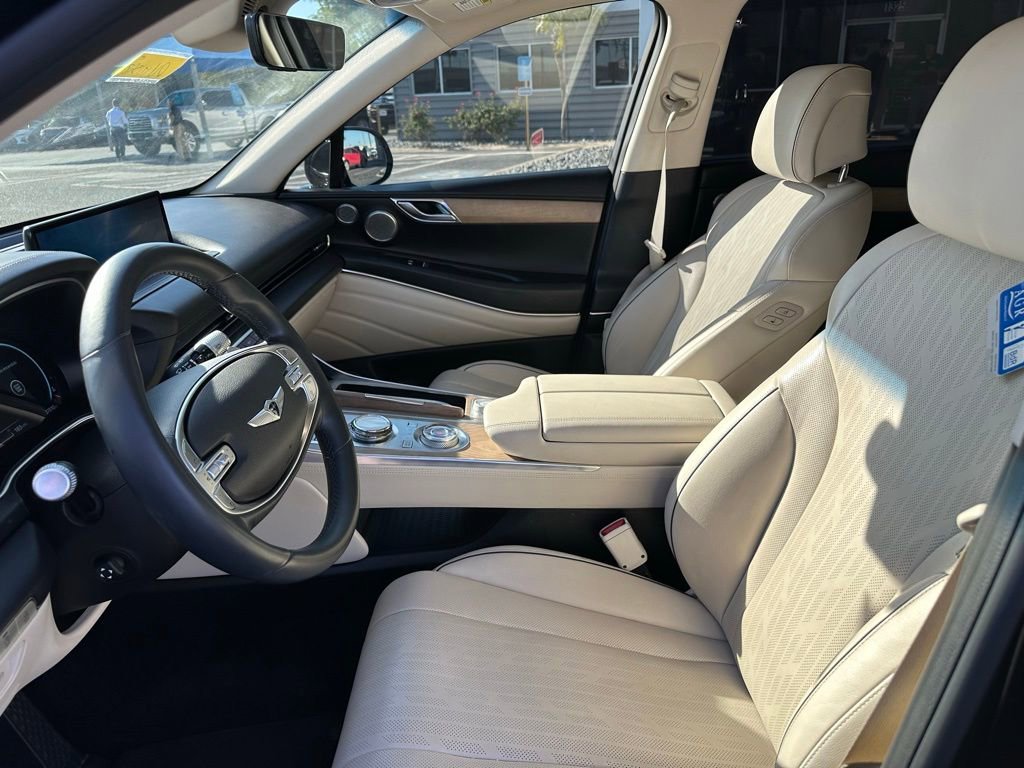 Used 2023 Genesis GV80 2.5T w/ Prestige Package AWD/4WD image 11